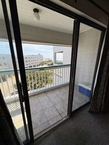 $93,500 | 6102 Seawall Boulevard, Unit 393, Galveston, TX 77551
