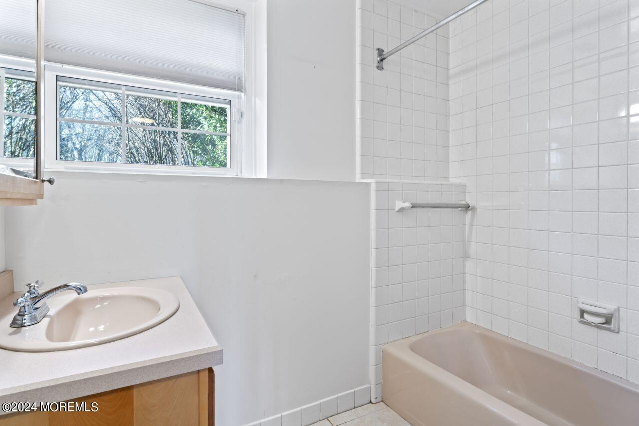 218 Ballantine Road Middletown, NJ 07748 - Photo 20 of 27 photos_web_resolution_HOM09942