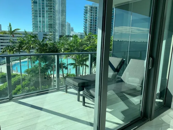 $5,700 | 650 Northeast 32nd Street, Unit 705, Miami, FL 33137
