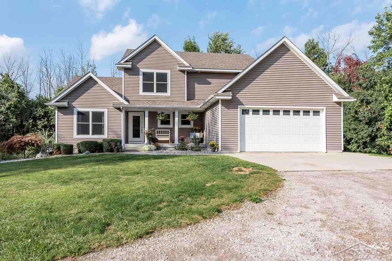 886 Schust Road Saginaw, MI 48604 - Photo 1 of 34 31395990.JPG
