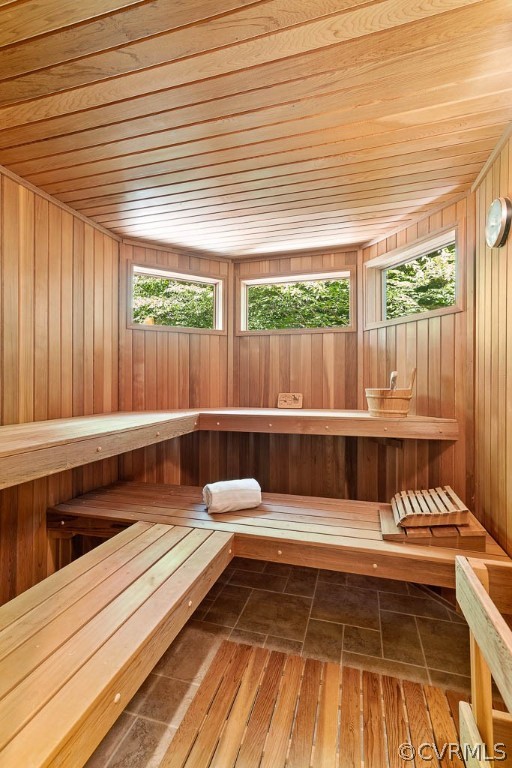 4110 Reeds Landing Circle Midlothian, VA 23113 - Photo 15 of 50 a balcony with furniture and a rug