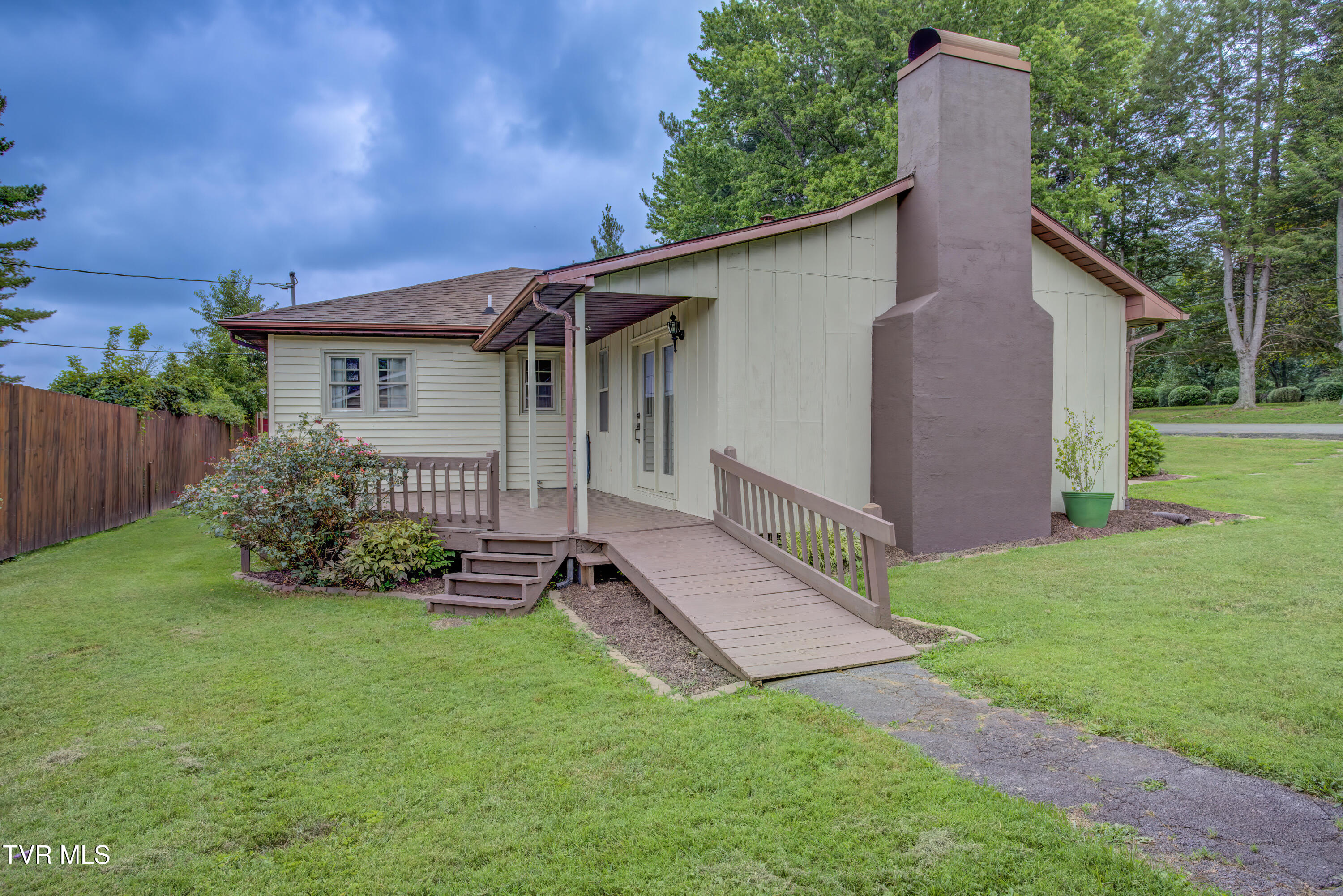126 Jaynes Road Johnson City, TN 37601 - Photo 32 of 36 126 Jaynes Rd (32)