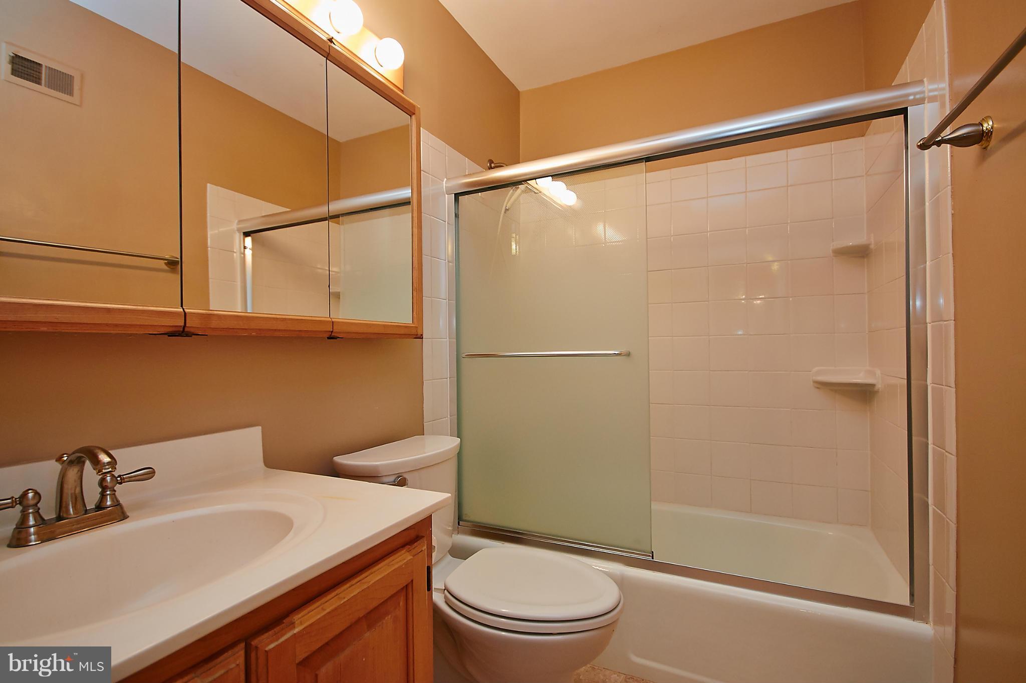 1783 Ivy Oak Square Reston, VA 20190 - Photo 25 of 30 Bath