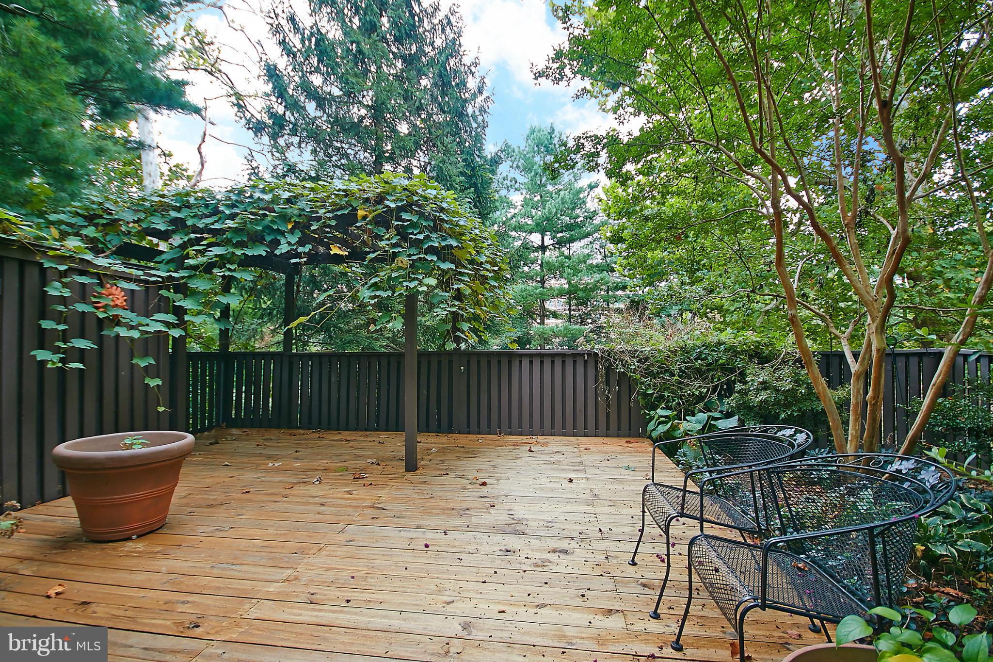 1783 Ivy Oak Square Reston, VA 20190 - Photo 28 of 30 Exterior (Rear)