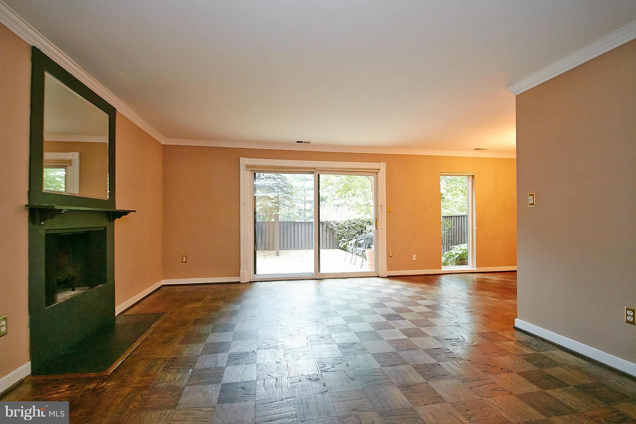 1783 Ivy Oak Square Reston, VA 20190 - Photo 5 of 30 Living Room