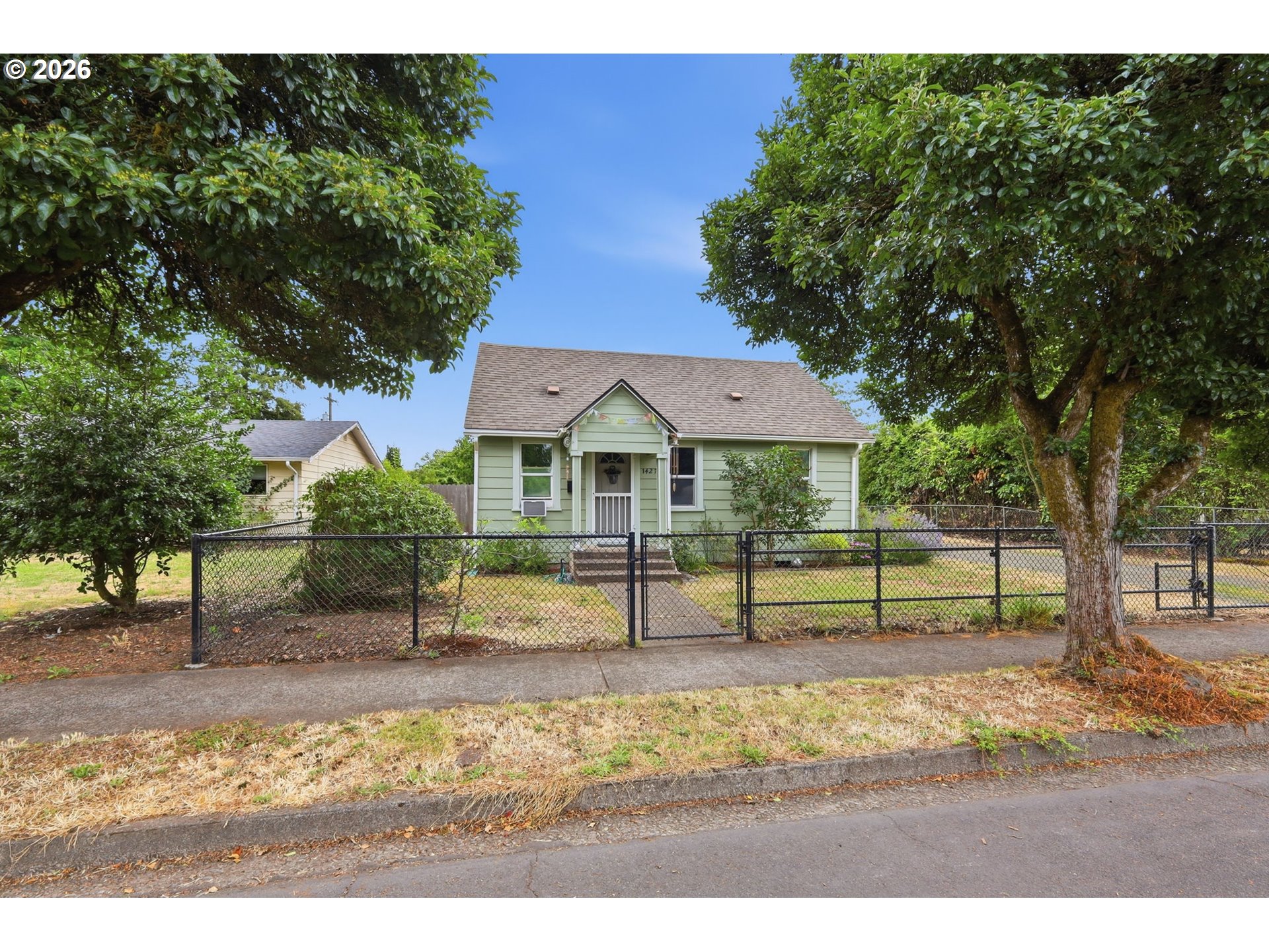 1427 Mill Street Springfield, OR 97477 - Photo 4 of 46