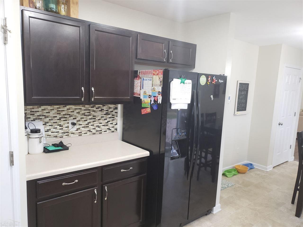 41353 Altissimo Drive Clinton Township, MI 48038 - Photo 9 of 24 31368739-8.JPG