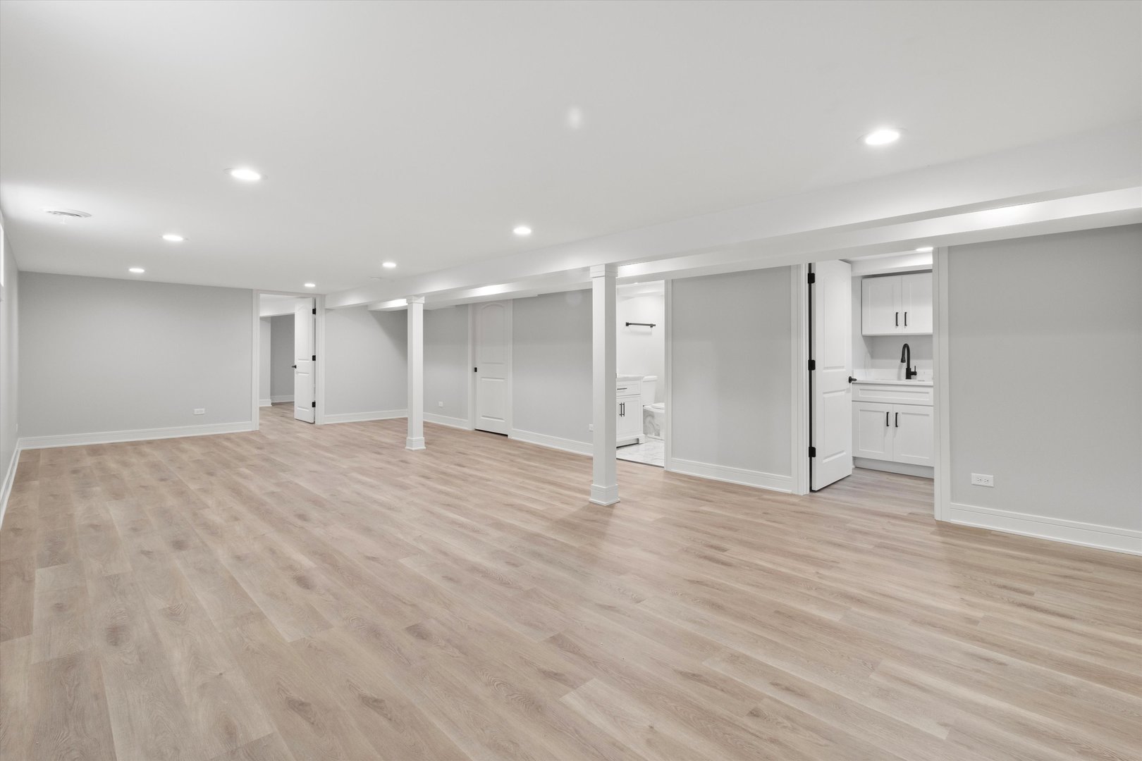 8804 South Fairfield Avenue Evergreen Park, IL 60805 - Photo 19 of 38 a view of an empty room with wooden floor