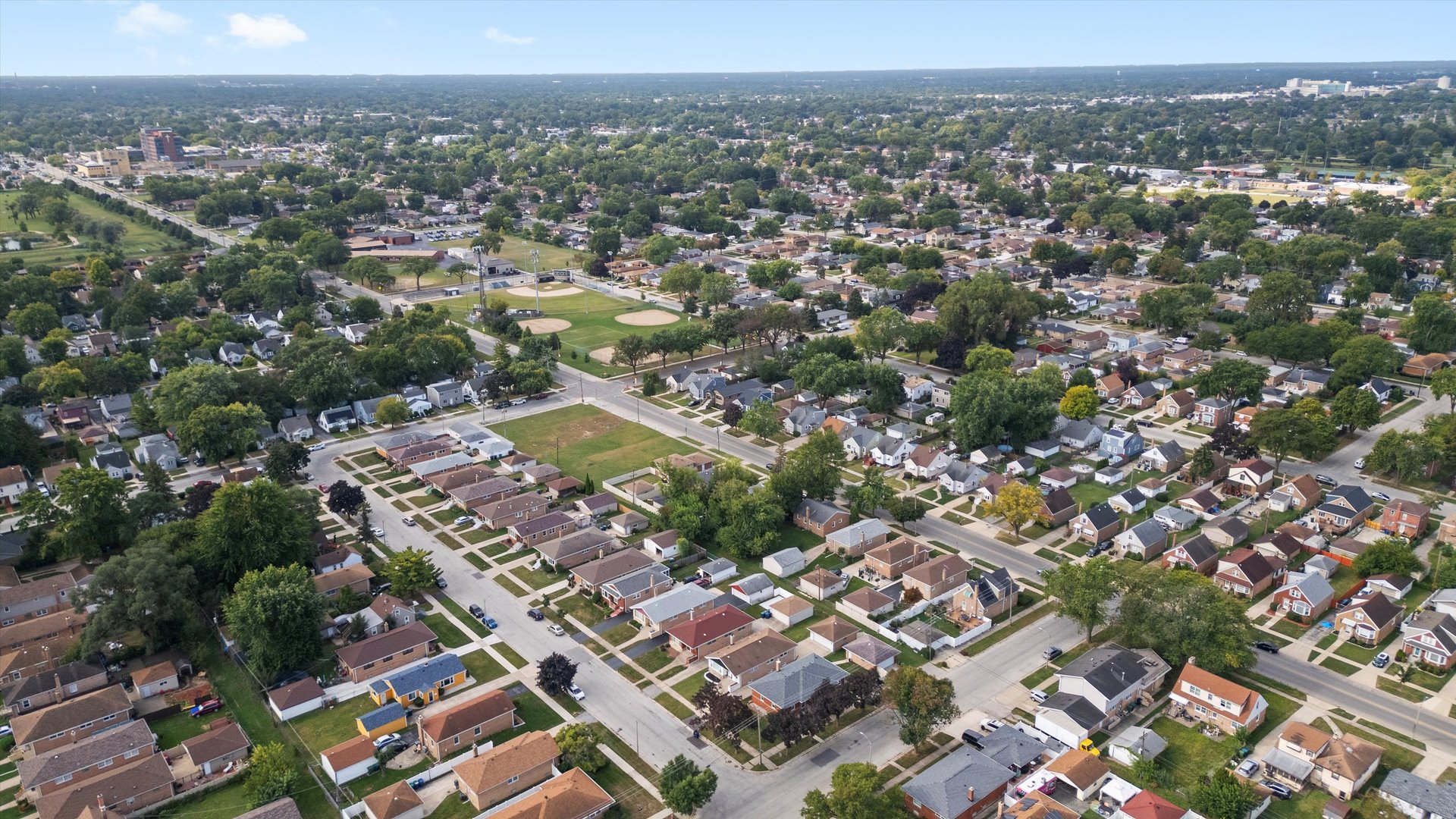 8804 South Fairfield Avenue Evergreen Park, IL 60805 - Photo 31 of 38 an aerial view of residential houses with outdoor space