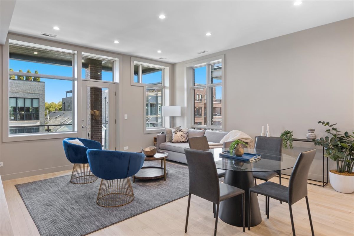 2448 North Clybourn Avenue, Unit 4 Chicago, IL 60614 - Photo 5 of 24 a view of a dining room with furniture