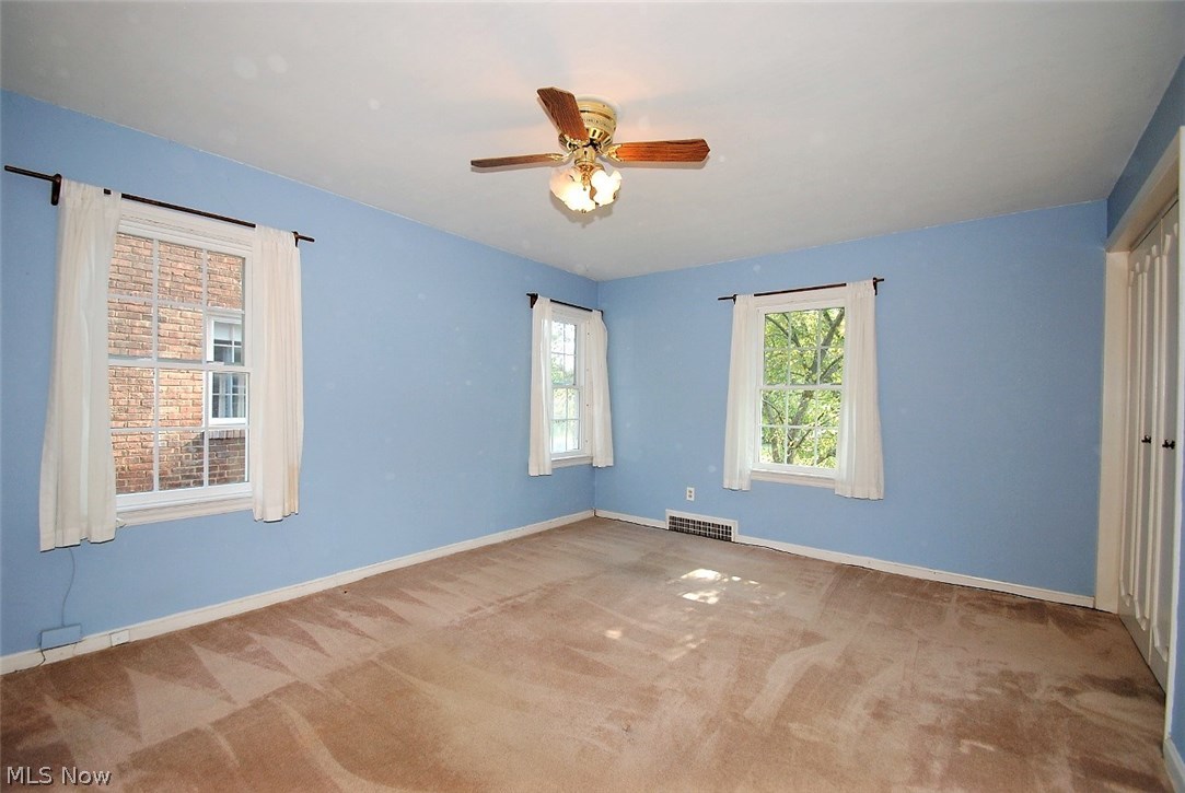2490 Fenwick Road Cleveland, OH 44118 - Photo 17 of 31