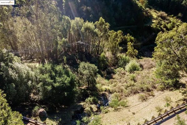 $1,100,000 | Tunnel Road, Oakland, CA 94618