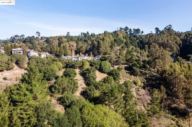 $1,250,000 | Tunnel Road, Oakland, CA 94618
