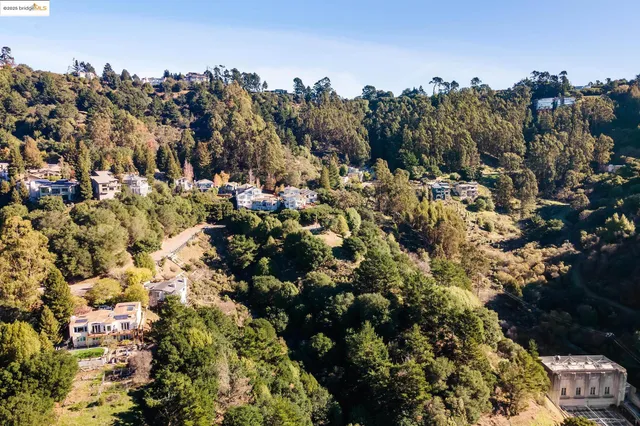 $1,250,000 | Tunnel Road, Oakland, CA 94618