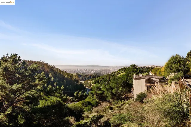 $1,250,000 | Tunnel Road, Oakland, CA 94618