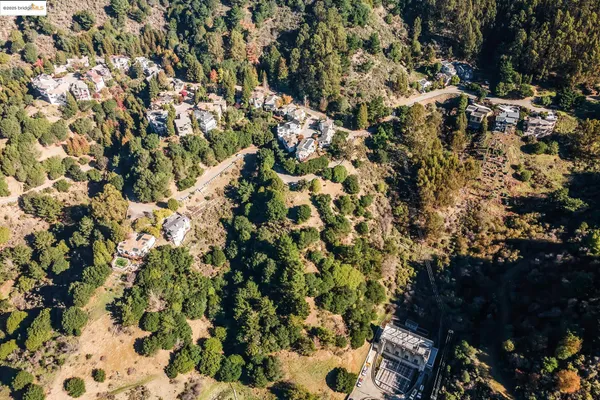 $1,100,000 | Tunnel Road, Oakland, CA 94618