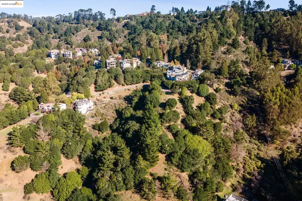 $1,100,000 | Tunnel Road, Oakland, CA 94618