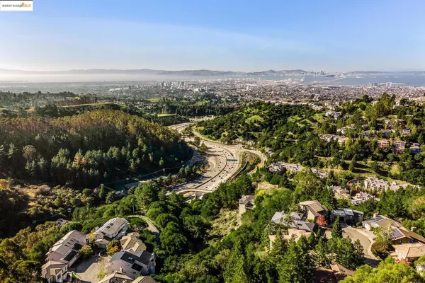 $1,100,000 | Tunnel Road, Oakland, CA 94618