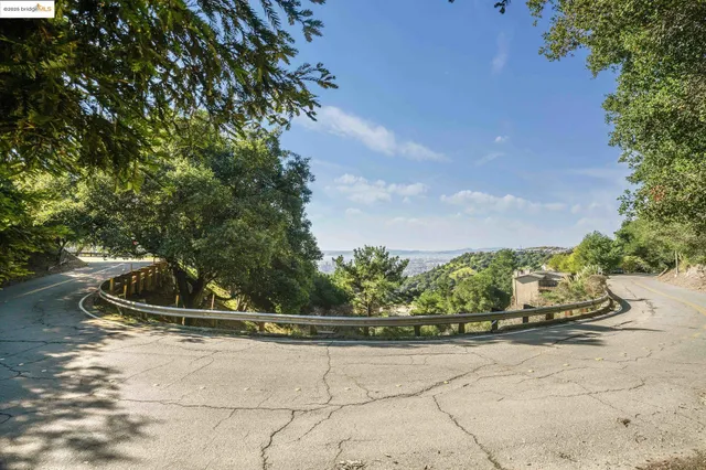 $1,250,000 | Tunnel Road, Oakland, CA 94618