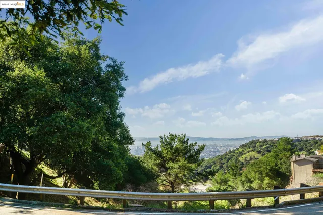 $1,250,000 | Tunnel Road, Oakland, CA 94618