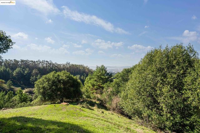 $1,250,000 | Tunnel Road, Oakland, CA 94618