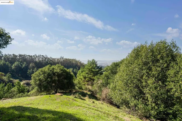$1,250,000 | Tunnel Road, Oakland, CA 94618