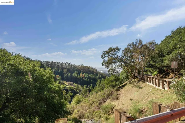 $1,250,000 | Tunnel Road, Oakland, CA 94618