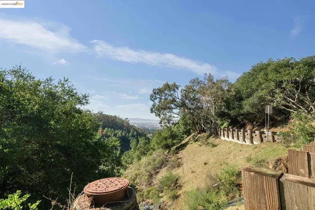 $1,250,000 | Tunnel Road, Oakland, CA 94618
