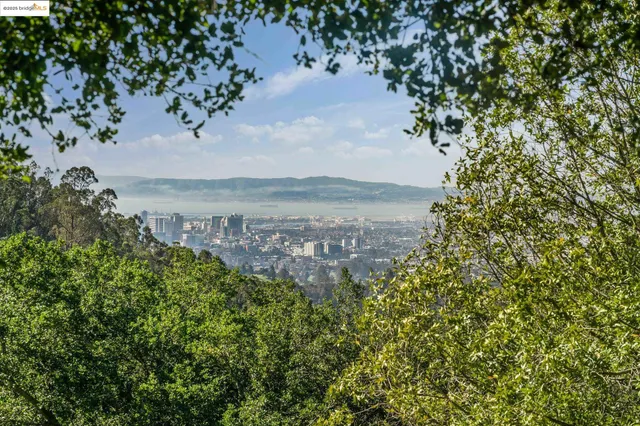 $1,250,000 | Tunnel Road, Oakland, CA 94618