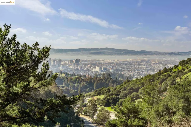 $1,250,000 | Tunnel Road, Oakland, CA 94618