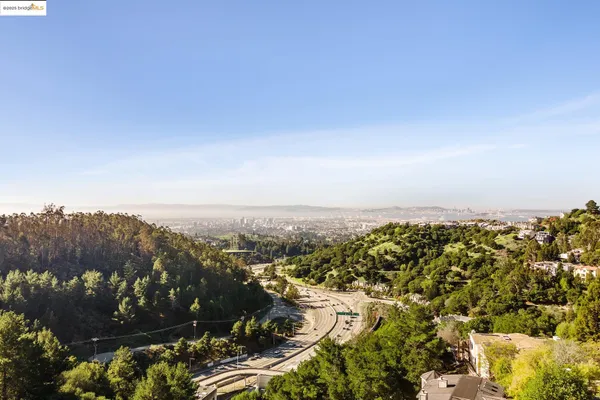$1,100,000 | Tunnel Road, Oakland, CA 94618