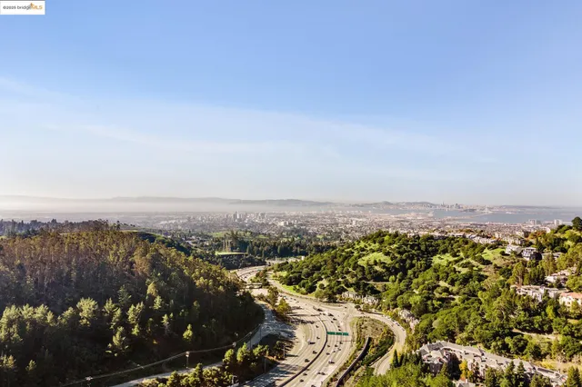 $1,250,000 | Tunnel Road, Oakland, CA 94618