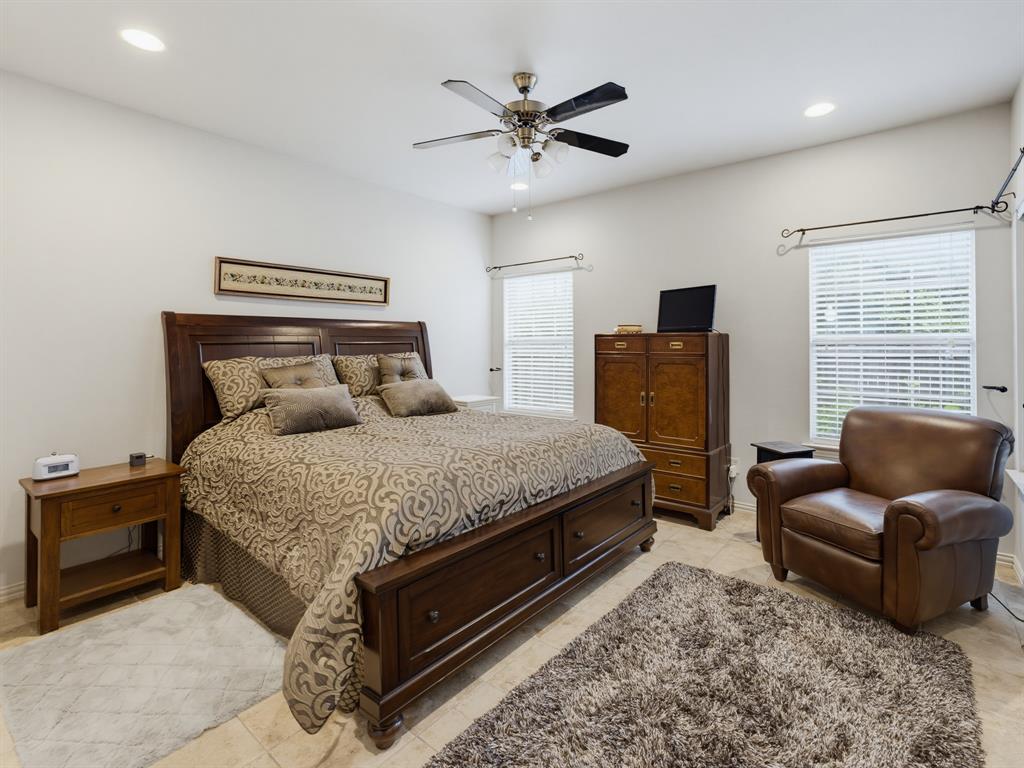 332 Emma Call Court Sunset, TX 76270 - Photo 13 of 31