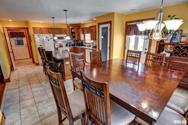 $350,000 | 7 Brantley Court, Taylorville, IL 62568