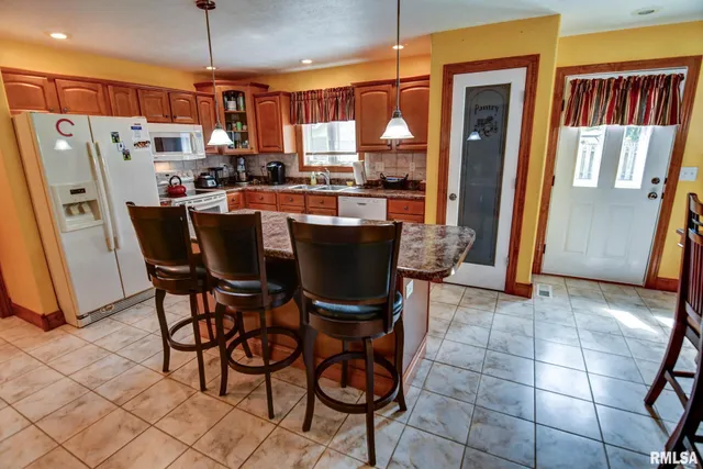 $350,000 | 7 Brantley Court, Taylorville, IL 62568