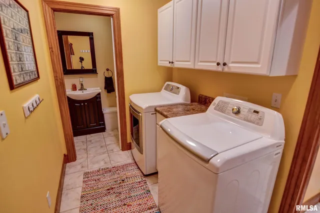 $350,000 | 7 Brantley Court, Taylorville, IL 62568