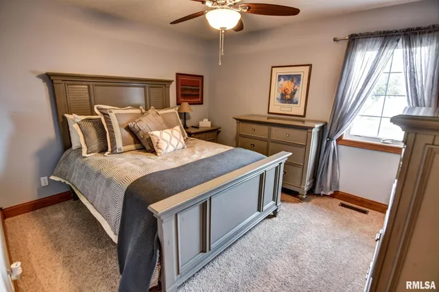 $350,000 | 7 Brantley Court, Taylorville, IL 62568