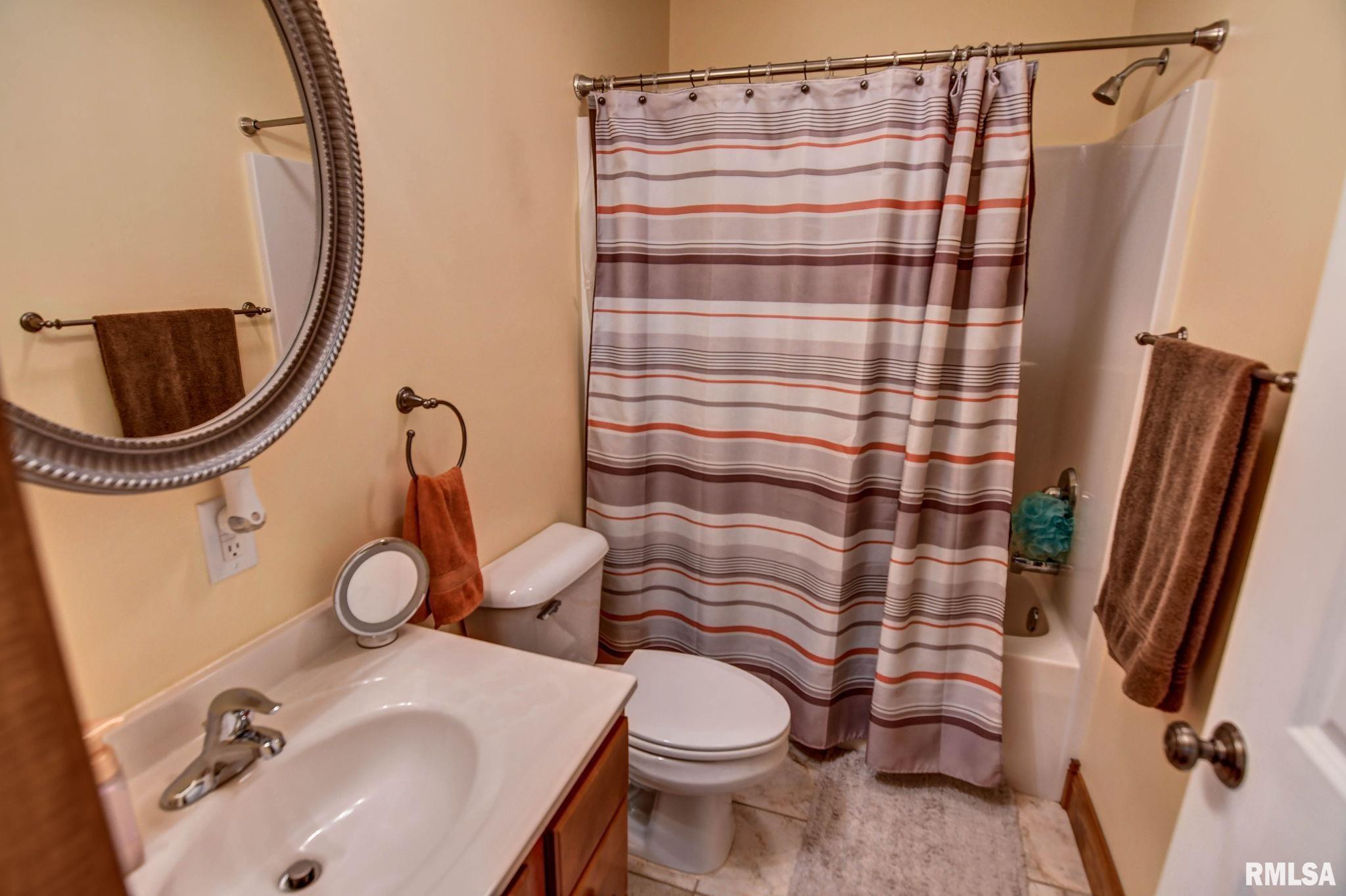 7 Brantley Court Taylorville, IL 62568 - Photo 3 of 37