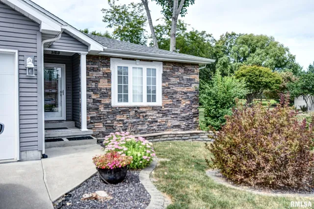 $350,000 | 7 Brantley Court, Taylorville, IL 62568