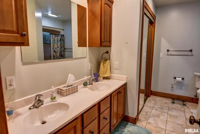 $350,000 | 7 Brantley Court, Taylorville, IL 62568