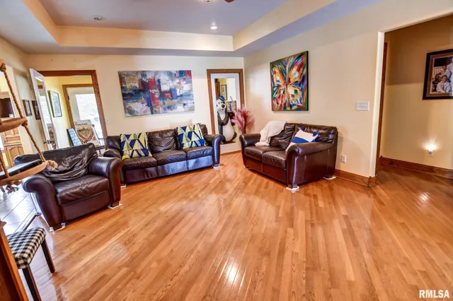 $350,000 | 7 Brantley Court, Taylorville, IL 62568