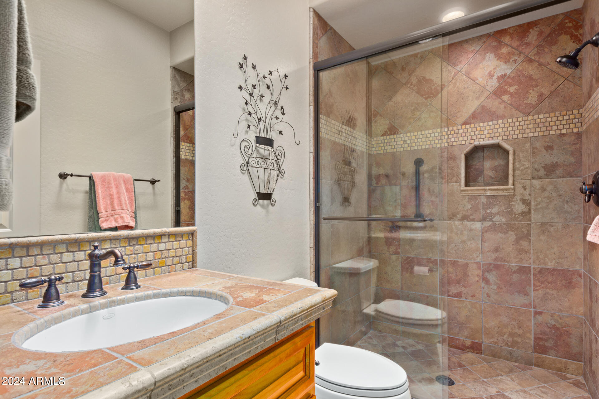 27825 North Quail Spring Road Rio Verde, AZ 85263 - Photo 23 of 29 Guest bathroom