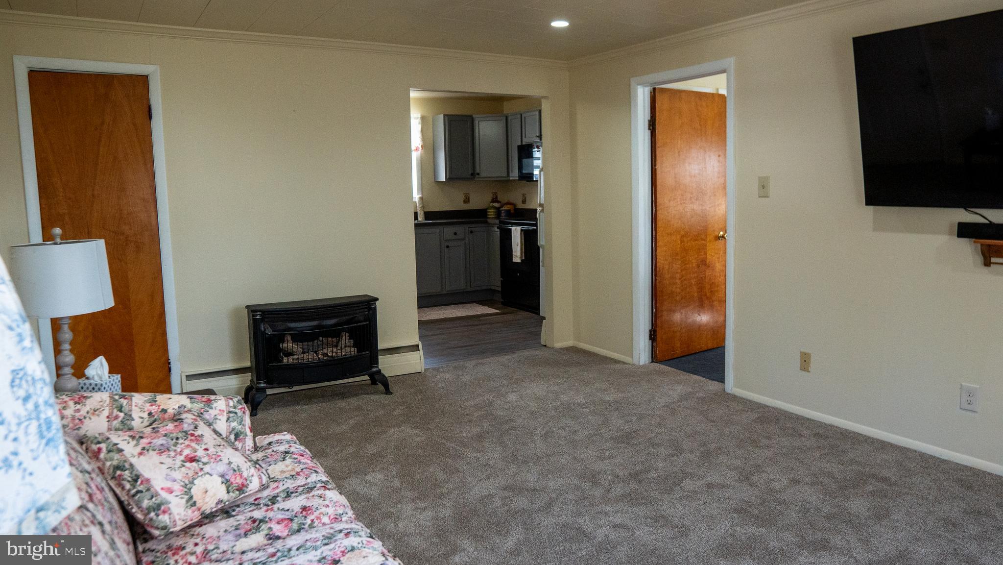 496 Covered Bridge Road Quakertown, PA 18951 - Photo 14 of 29 In law suite