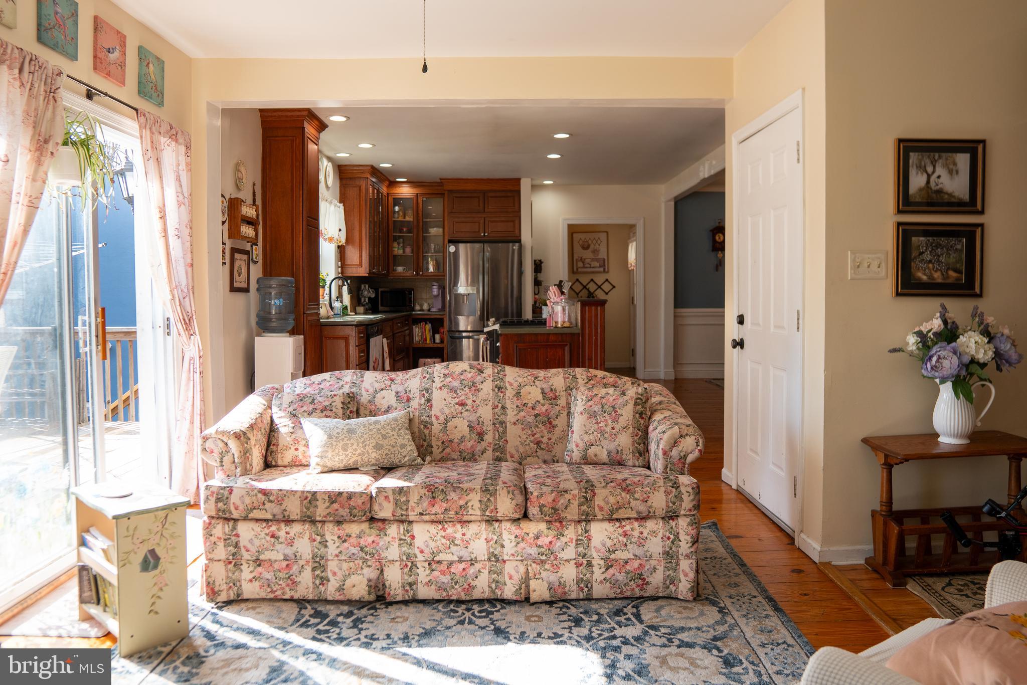 496 Covered Bridge Road Quakertown, PA 18951 - Photo 6 of 29 Main unit Living room
