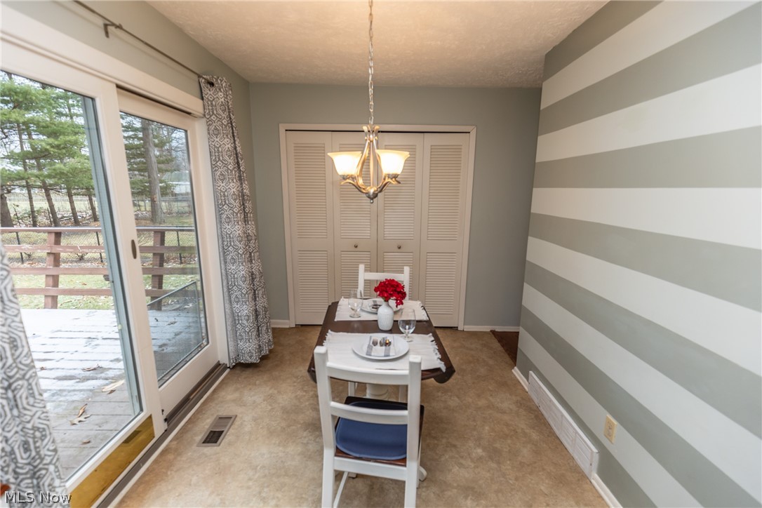 26708 Knickerbocker Road Bay Village, OH 44140 - Photo 11 of 33 Eating area