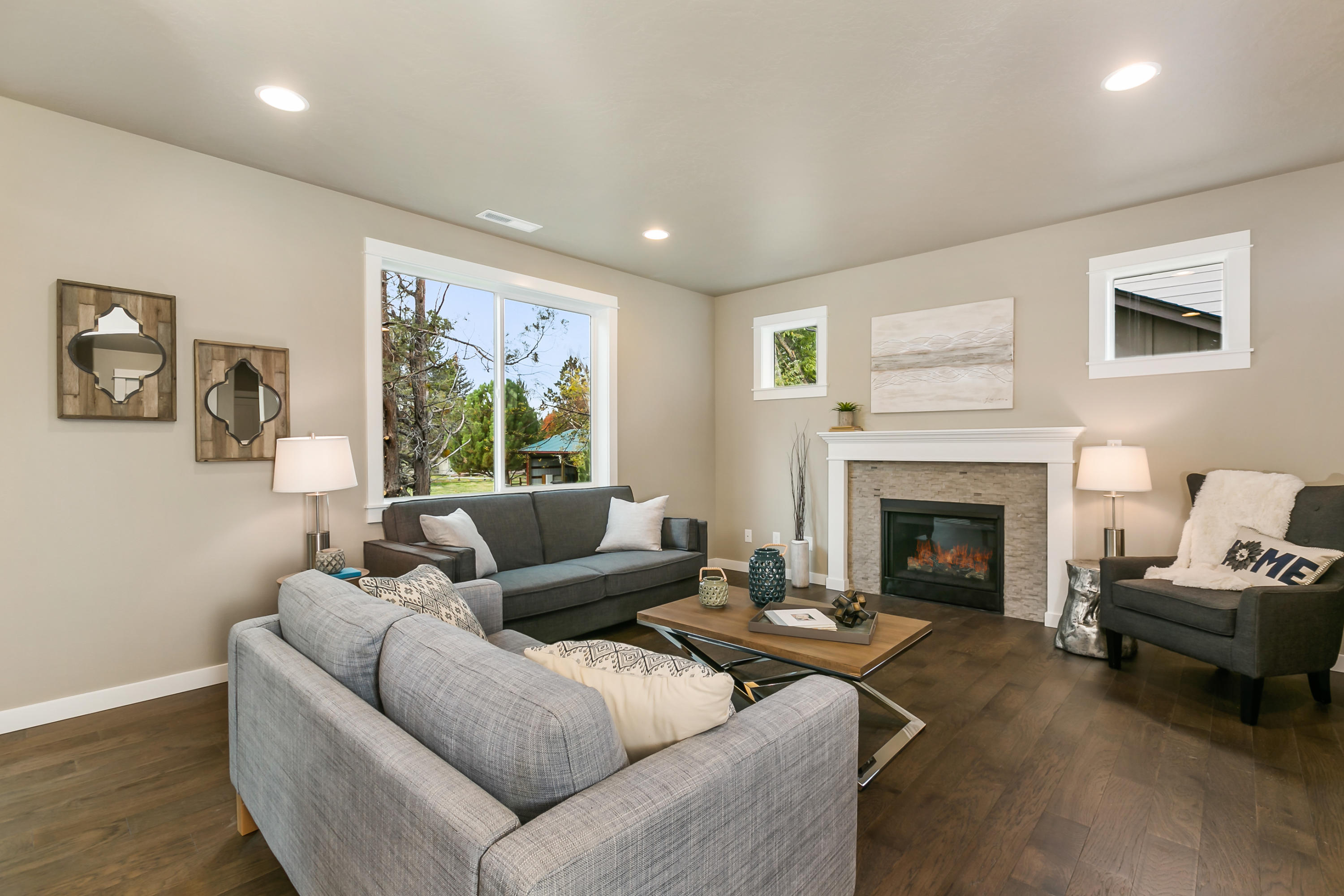 614 North Reed Street Sisters, OR 97759 - Photo 12 of 13 Stoneridge Encore-Living Room