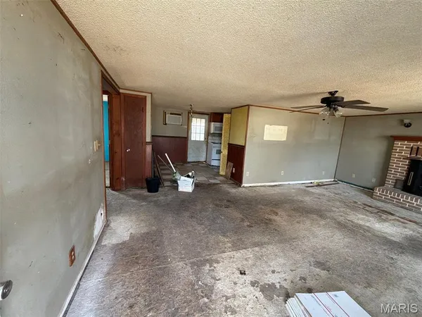 $44,900 | 26006 Sarong Drive, Unit 16, Edwards, MO 65326