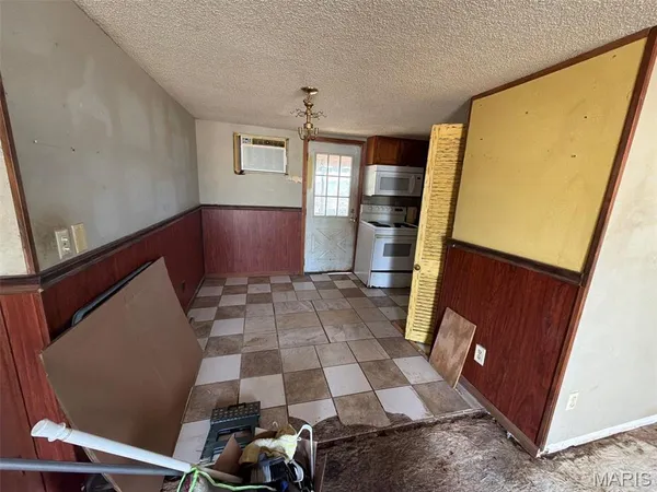 $44,900 | 26006 Sarong Drive, Unit 16, Edwards, MO 65326