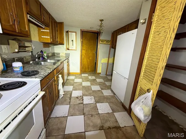 $44,900 | 26006 Sarong Drive, Unit 16, Edwards, MO 65326