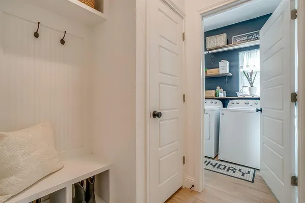 a view of kitchen with washer and dryer